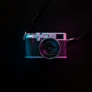 Kamera Mirrorless 24MP 4K + Lensa Kit 15-45mm